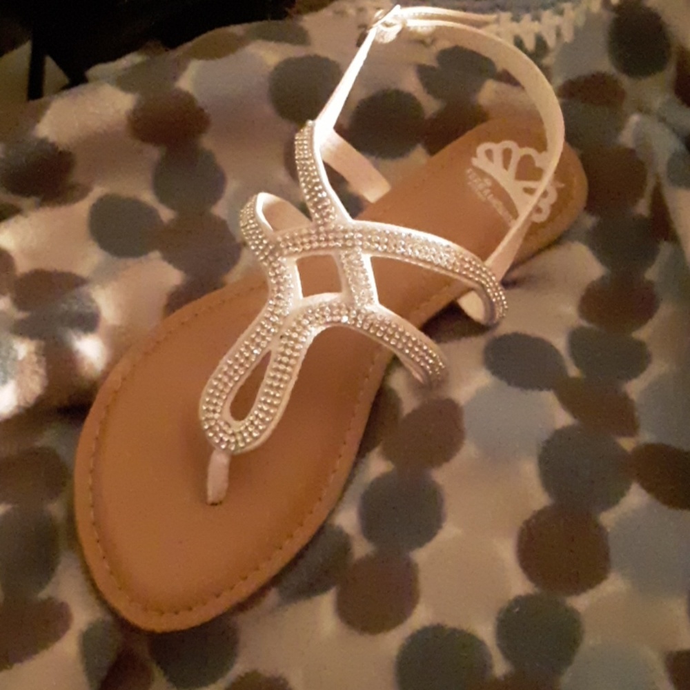 Brand new sandles